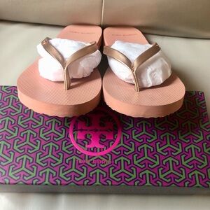 Tory Burch Metallic Leather Flip Flop - Rose Gold, Size 8